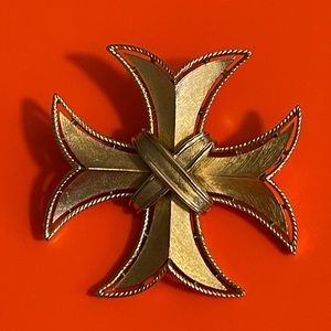 Women’s Crown Trifari Maltese Cross Gold Tone Mid Century Brooch